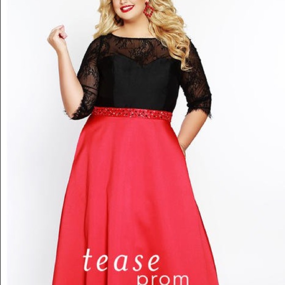 Plus Size Prom, will DRY CLEAN before shipping 😊